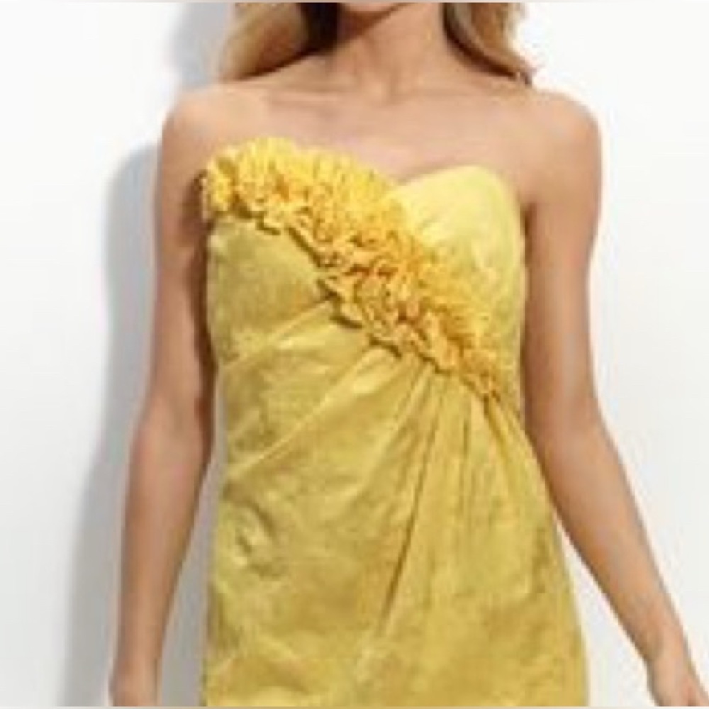 Maggy London Yellow floral Satin like Strapless Dress w/ ruffle top Size 4